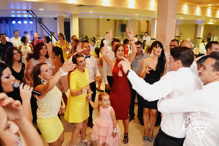 Corona Band - bend za vencanja