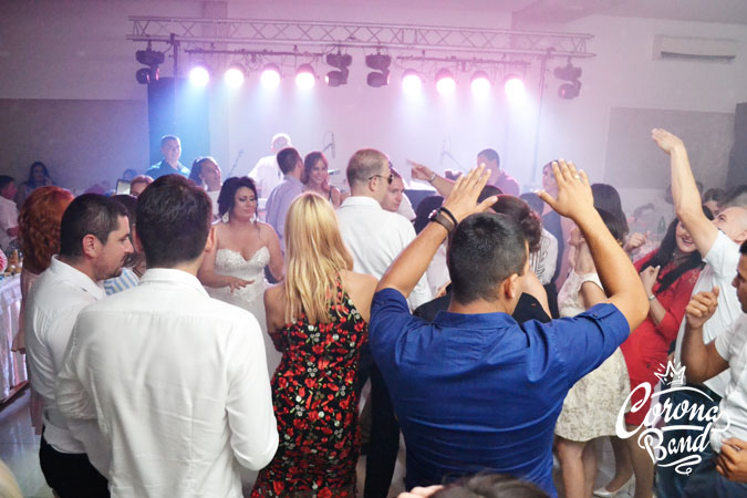 Corona Band - muzika za punoletstvo