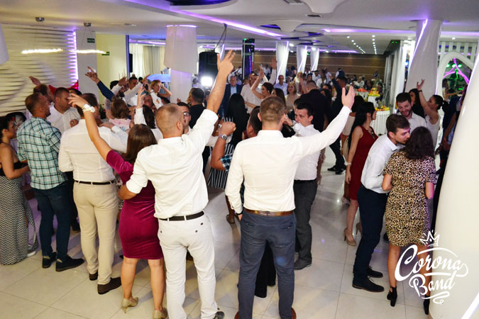 Corona Band - band za vencanja