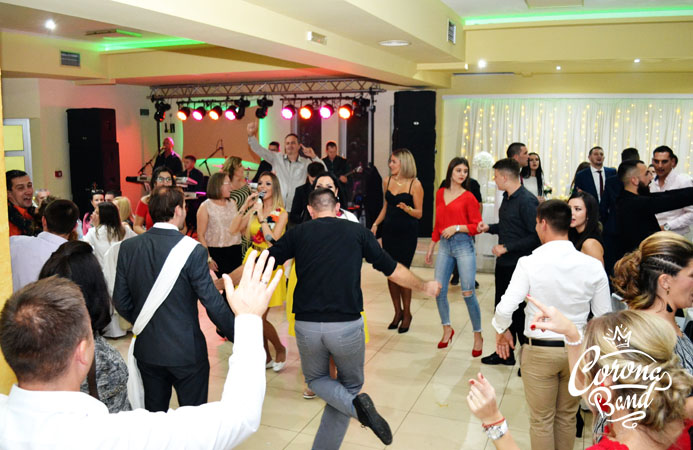 Corona Band - band za punoletstvo