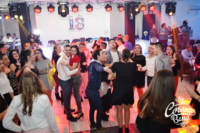 Corona Band - bend za punoletstvo
