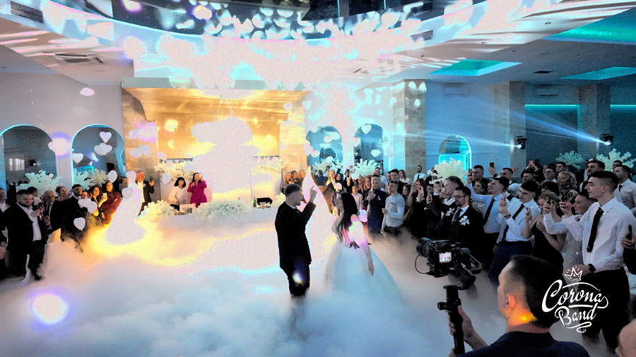 Corona Band - Svecana sala Jezero