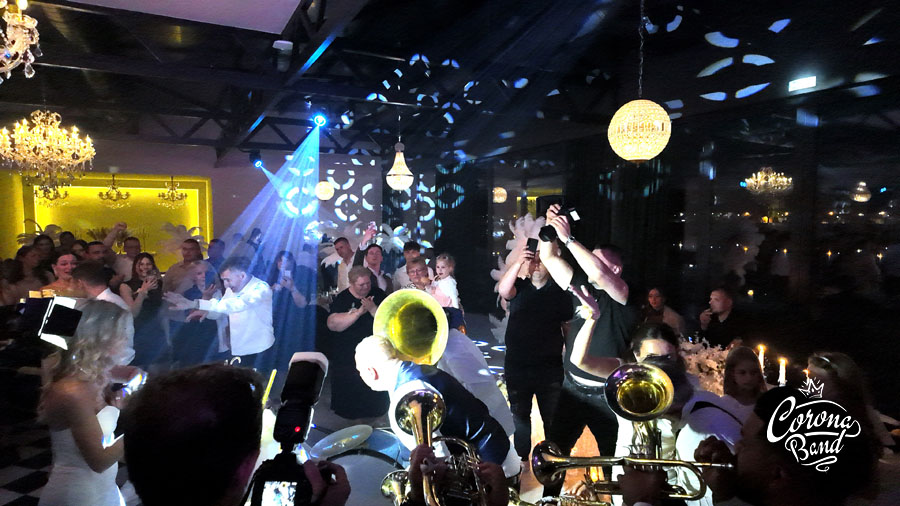Corona Band